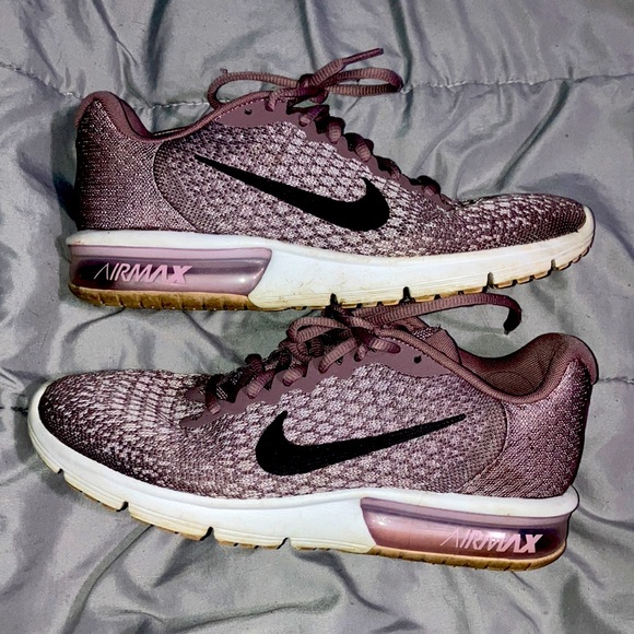 Nike women’s sneakers ❤️ - Picture 1 of 1